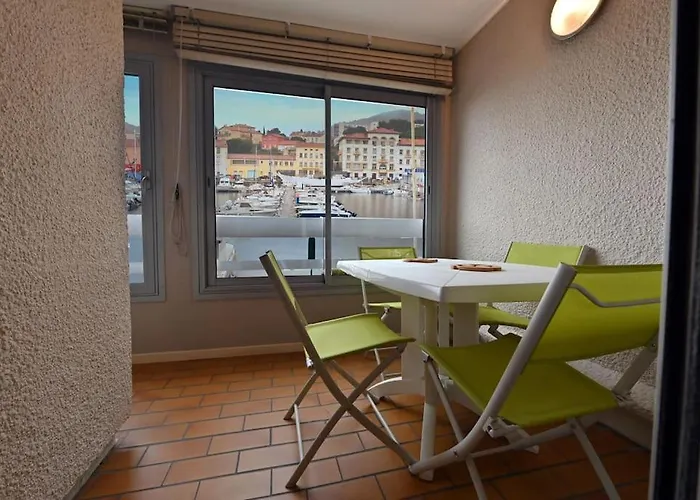 Deux Pieces D'exception * Port Vendres